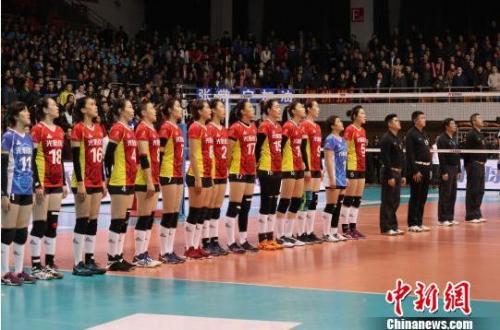 上海女排在半决赛中3:1击败江苏。