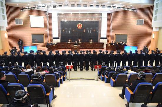 黑社会性质团伙非法拆迁 致51户村民6年无居所