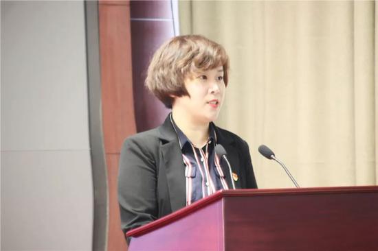北辰区委宣传部副部长、网信办主任李悦,对“津云北辰”媒体融合中央厨房作了详细介绍