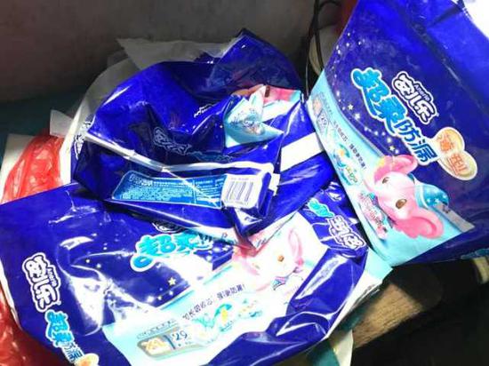 (小佳用的尿不湿)