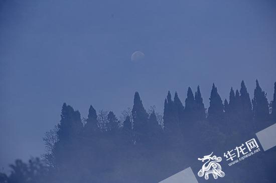 在石柱县,也能看到日月同辉的现象。记者 李裕锟 摄