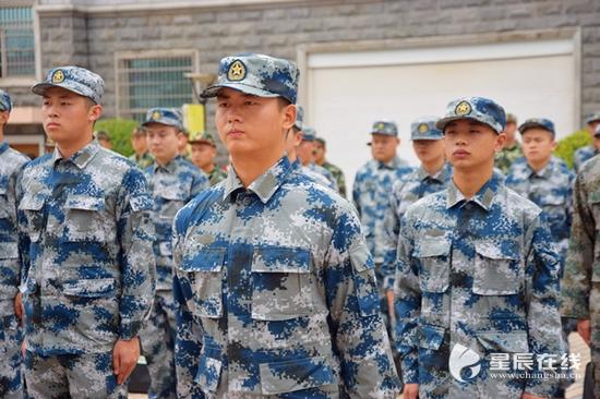 （&nbsp;据悉，2017年天心区共有953人报名参军，经过筛选，最终确定了231名人选的名单。）