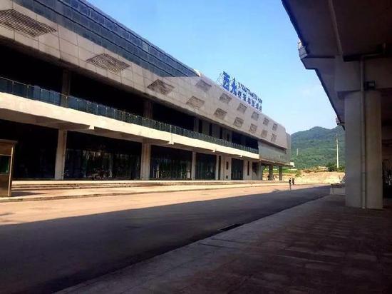 西永换乘枢纽配套道路开工 成都方向班车都停