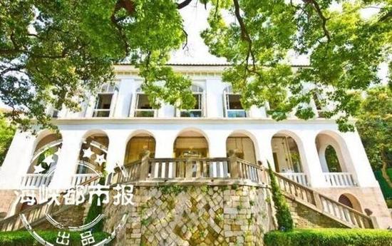 爱国路2号昨开放,白色外墙,粉饰一新
