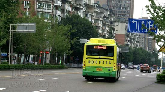 重庆首条城际公交线路今天开通 票价10元_新浪重庆_新浪网