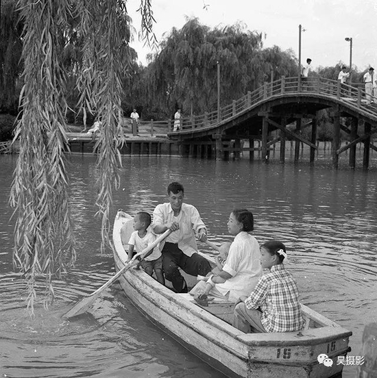 ▲1959年8月，二宫的人工湖。