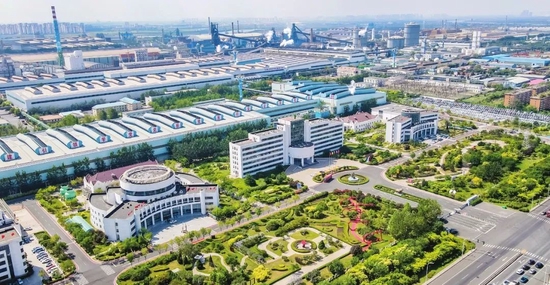 生产厂院获评首批国家3A级工业旅游景区。图为新天钢新面貌。