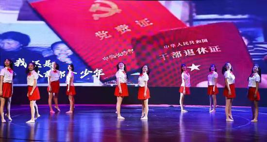 街舞《少年》 河西区新联组选送