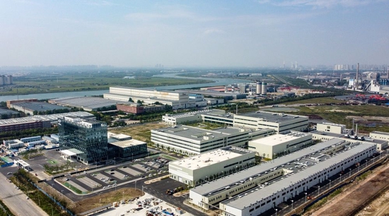  ↑中汽中心新能源汽车科技创新基地外景（9月14日摄，无人机照片）。