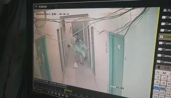 曝南宁一女子被邻居强行拖进房间 失踪9天?紧