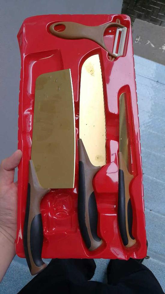 温州1滴滴司机截停别车扬言杀人 持刀追赶对方