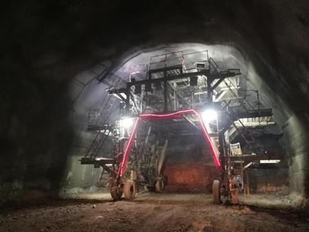 中铁隧道局集团承建的镜岭隧道 中铁隧道局供图