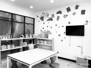 石家庄出现免费图书馆 只需捐出一本书