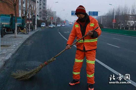 不放炮,环卫工人工作压力减轻许多