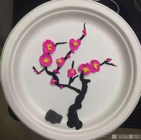 为了让这个恐龙灯能亮起来