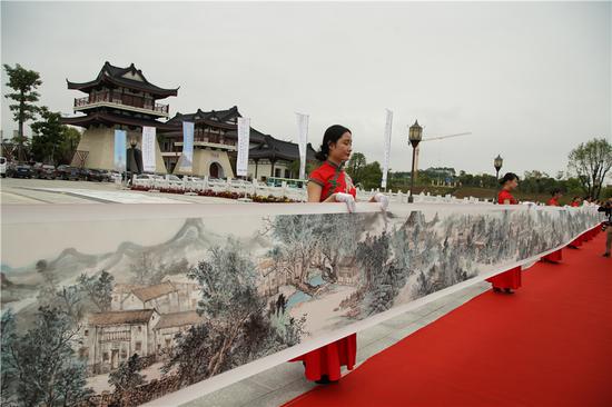 《潇贺古道》百米画卷发布展出