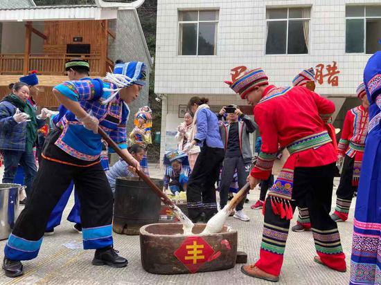 我们广西有多少人口_广西的面积和人口(2)