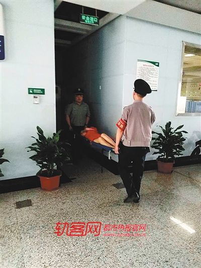 重庆:孕妇产检没吃早饭 途中因低血糖晕倒