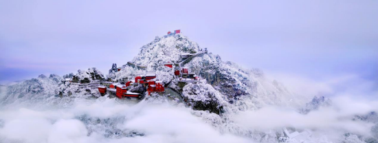 云卷云舒天柱峰 通讯员 李军 摄