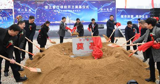 潜江市委布告吴祖云及其他领导、嘉宾为项目培土奠基
