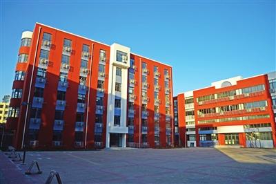 天津市残疾人综合服务园区已建成并投入使用,园区的建成可以为本市残疾预防、残疾人康复研究与服务、辅助器具研发与适配、残疾人职业技能培训等方面工作提供更优质、更完善的保障。