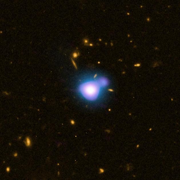 图中是宇宙最遥远的X射线喷射流，它源自类星体GB 1428，从地球的视角观测，它与类星体S5 0014+81具有相同的距离和年龄，都距离地球120亿光年之遥。