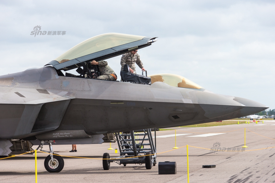 1 / 20 f-22是一种洛马,波音和通用动力联合研制的第5代战斗机,也是