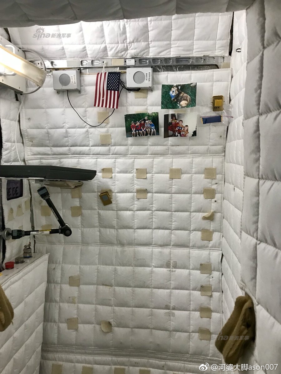 宇航员表白伊万卡图片