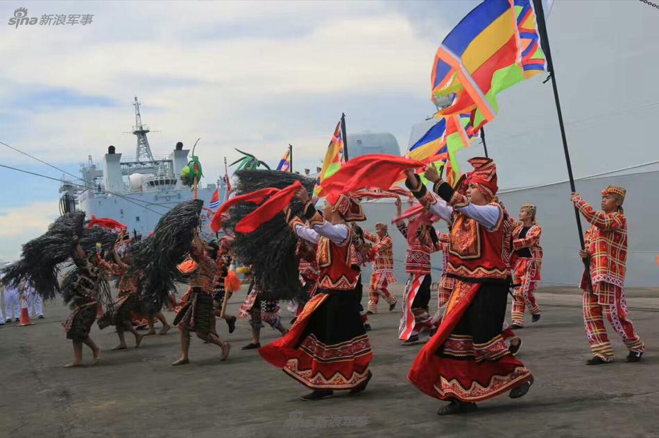 破冰之旅 中国海军时隔七年再访菲律宾菲总统