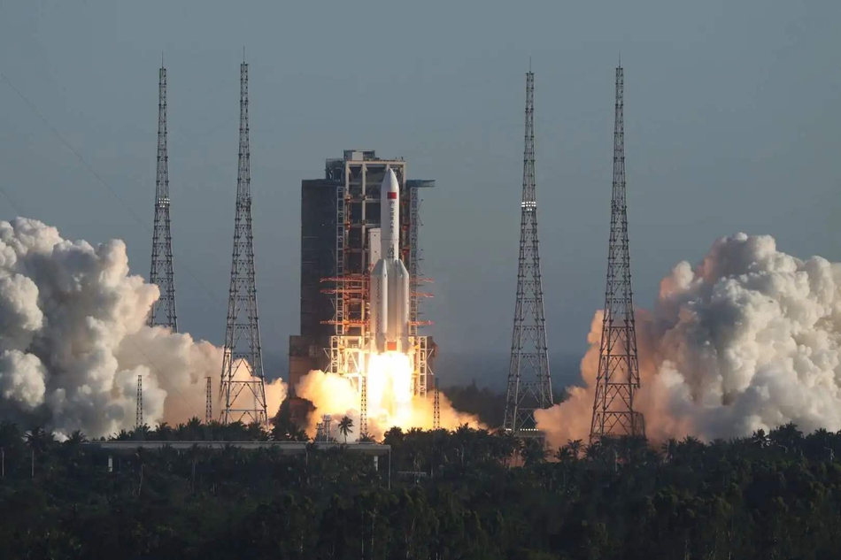 一飞冲天太震撼!中国长征五号B运载火箭首飞成功_高清图集_新浪网
