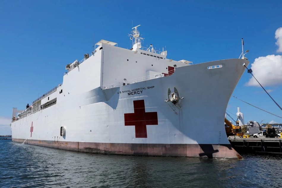 油轮变身医院船 世界最强医院船驰援洛杉矶 