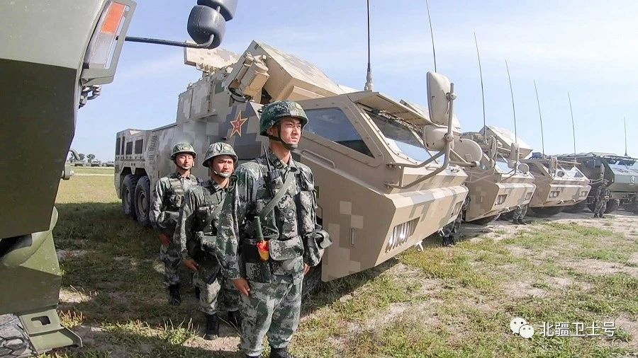 撑起致密保护伞!进行地空合练的某集团军红旗17a