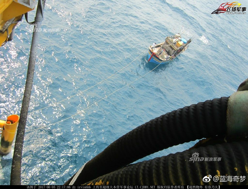 越南渔船南海油气田捣乱 中国工人出手驱赶(组图)