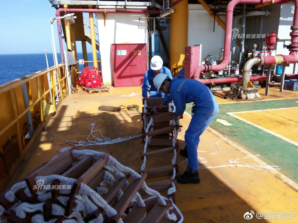 越南渔船南海油气田捣乱 中国工人出手驱赶(组图)