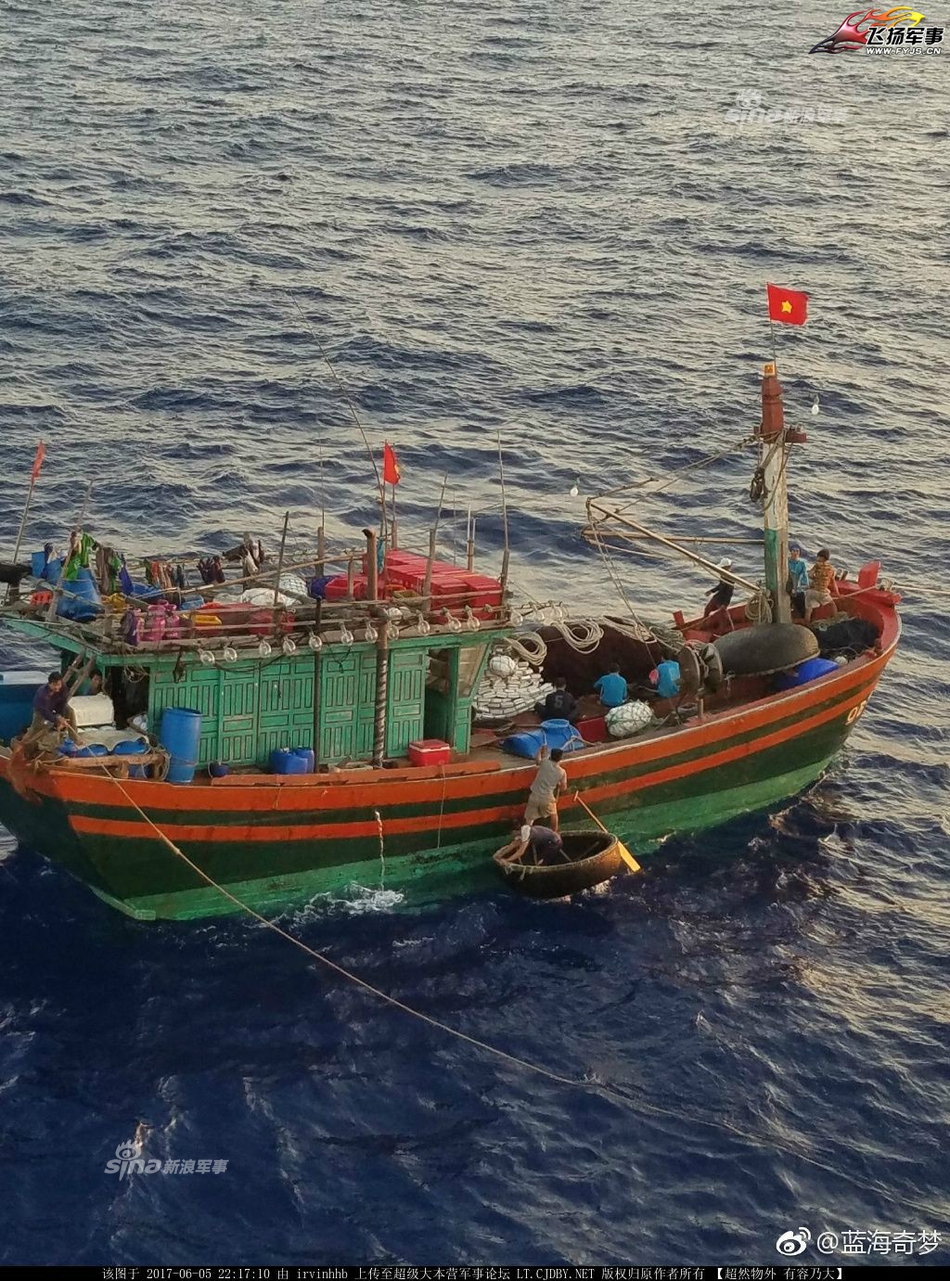 越南渔船南海油气田捣乱 中国工人出手驱赶(组图)