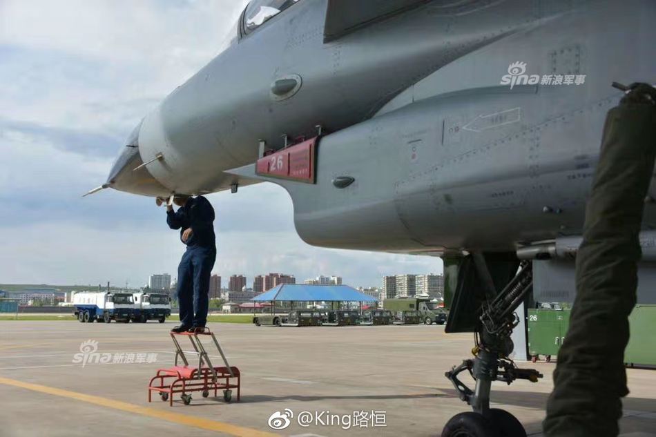 戍卫边境的东北之虎!中国空军歼10a/b战机混装