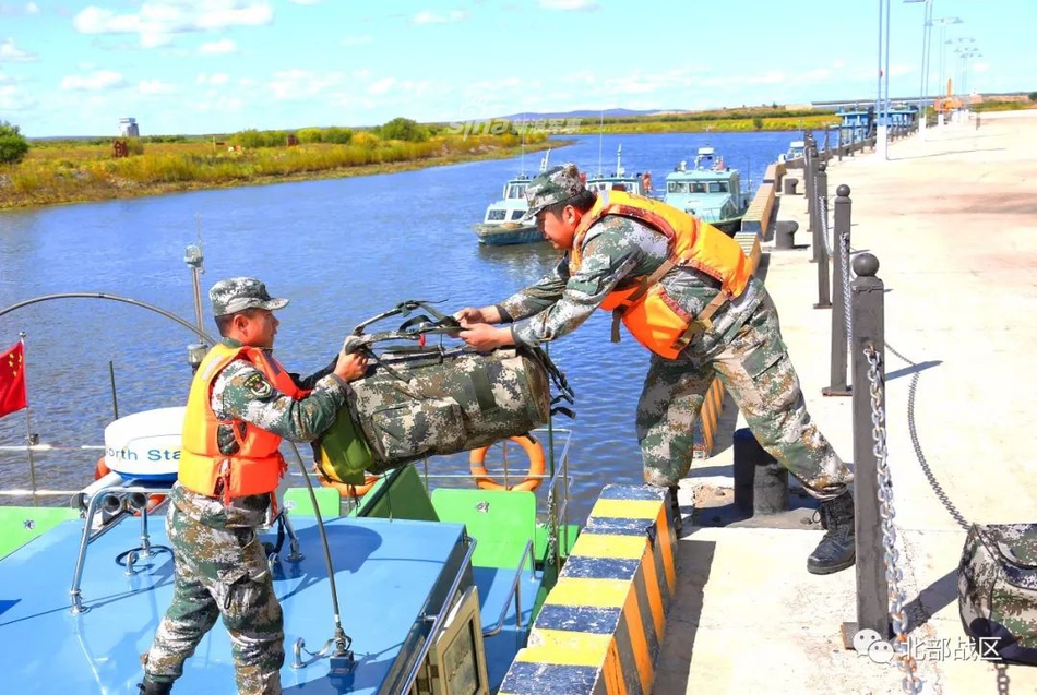 候鸟水兵返航:陆军边防巡逻艇大队中俄界河执勤归来