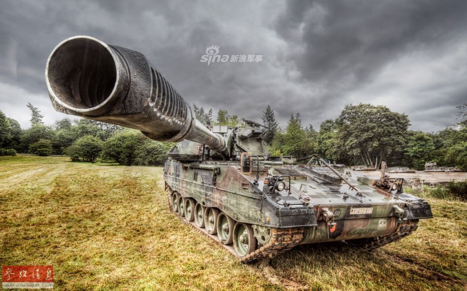 重炮怼坦克!德国自行火炮练平射反装甲干翻豹-1
