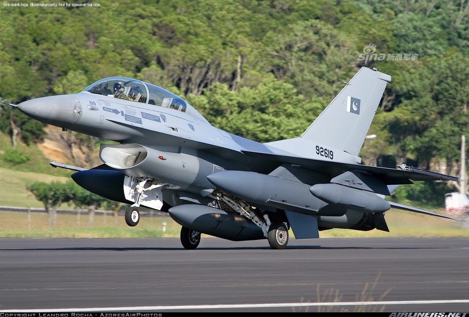 飞机加油一次能加多少钱 eVc1-hcufqih4235502.jpg