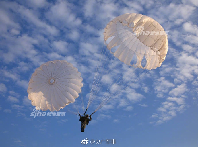 Sy2Q-fyrpeic9120775.jpg