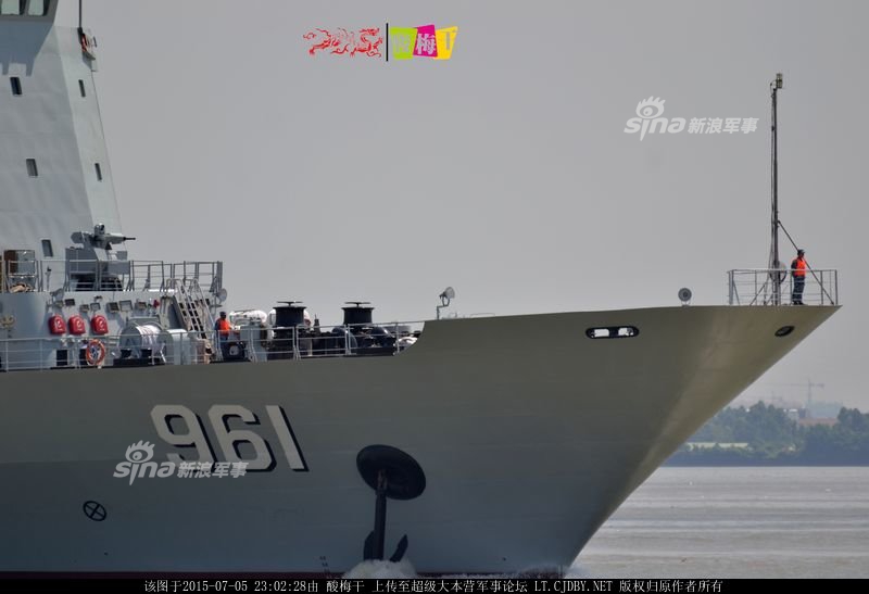 送年货下次换ag600?中国海军961舰补给我南沙岛礁