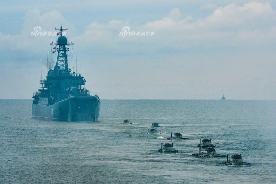 西方81军演吓坏北约图片