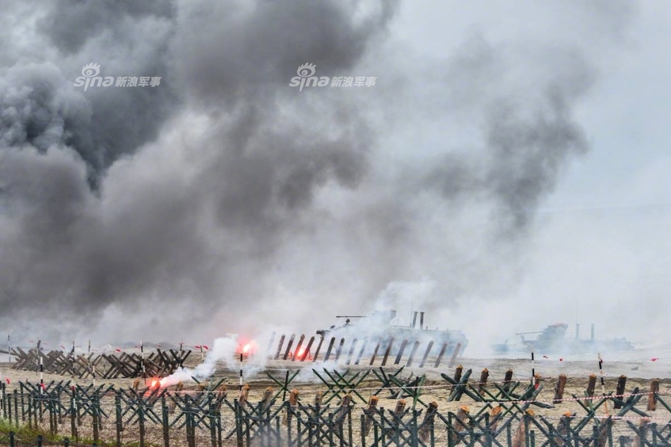 西方81军演吓坏北约图片