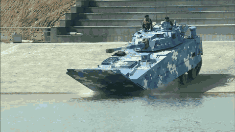 震撼瞬间:中国坦克主动防御系统成功拦截反坦克火箭