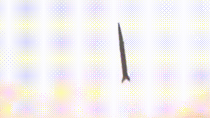 第一时间瘫痪台军!解放军火箭军密集试射导弹