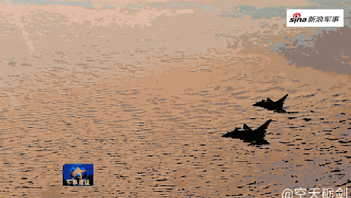 猛龙驭空!我空军歼10C战机多角度英姿曝光(动图)