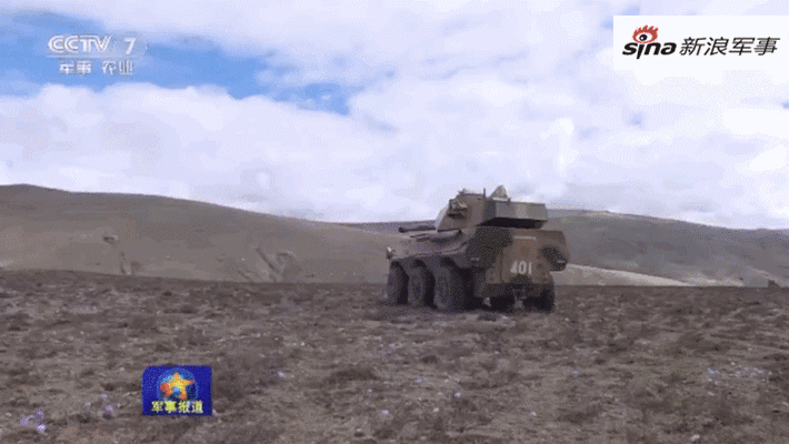 我西藏军区长途机动演练02突击炮高原开火