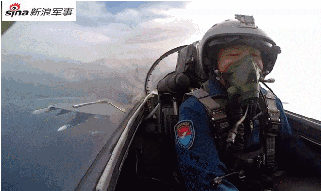 我军歼11护轰6k绕岛巡航搞威慑