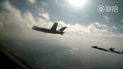 中国空军发新春宣传片:歼-20与苏-35战机亮相