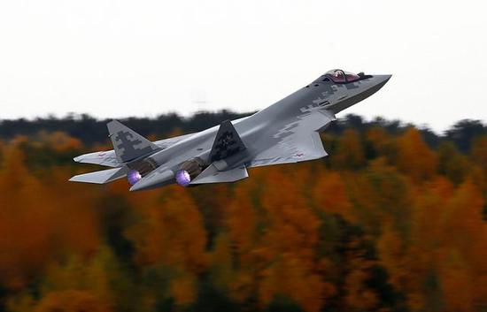 俄国防部称苏57参加阅兵 与我歼20亮相朱日和